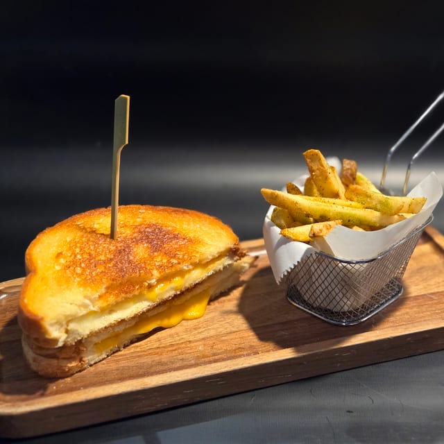 Kids Grilled Cheese *.